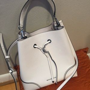 🗣SALE💥MICHAEL KORS Mercer Gallery Med Bag 🌸